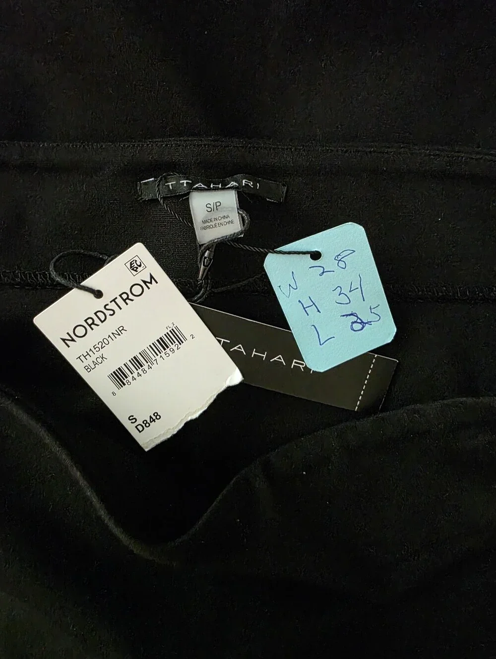 NWT T Tahari Black Pencil Skirt with Sleek Silhouette Size Small